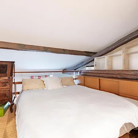 Veeve - Reader's Retreat