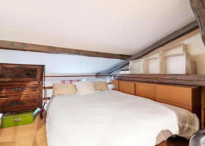 Veeve - Reader's Retreat